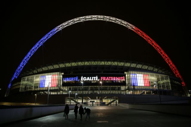 Μήνυμα αλληλεγγύης και ενότητας και μετά… μπάλα στο Αγγλία – Γαλλία